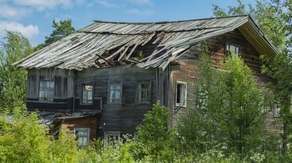 Cottage Demolition in Huntersville